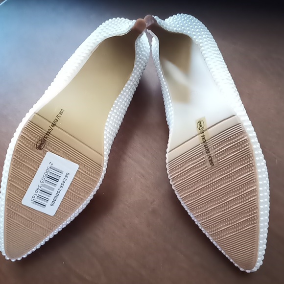 NEW Women's Pearl Pumps Wedding Heels White Size 8.5 - Picture 5 of 7